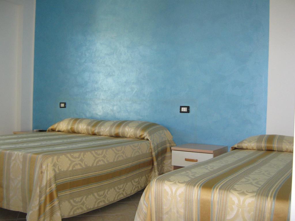 Bed And Breakfast Cirelli Скалеа Номер фото